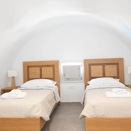 Petra Aqua (adults Only) 3* Perissa (Santorini)